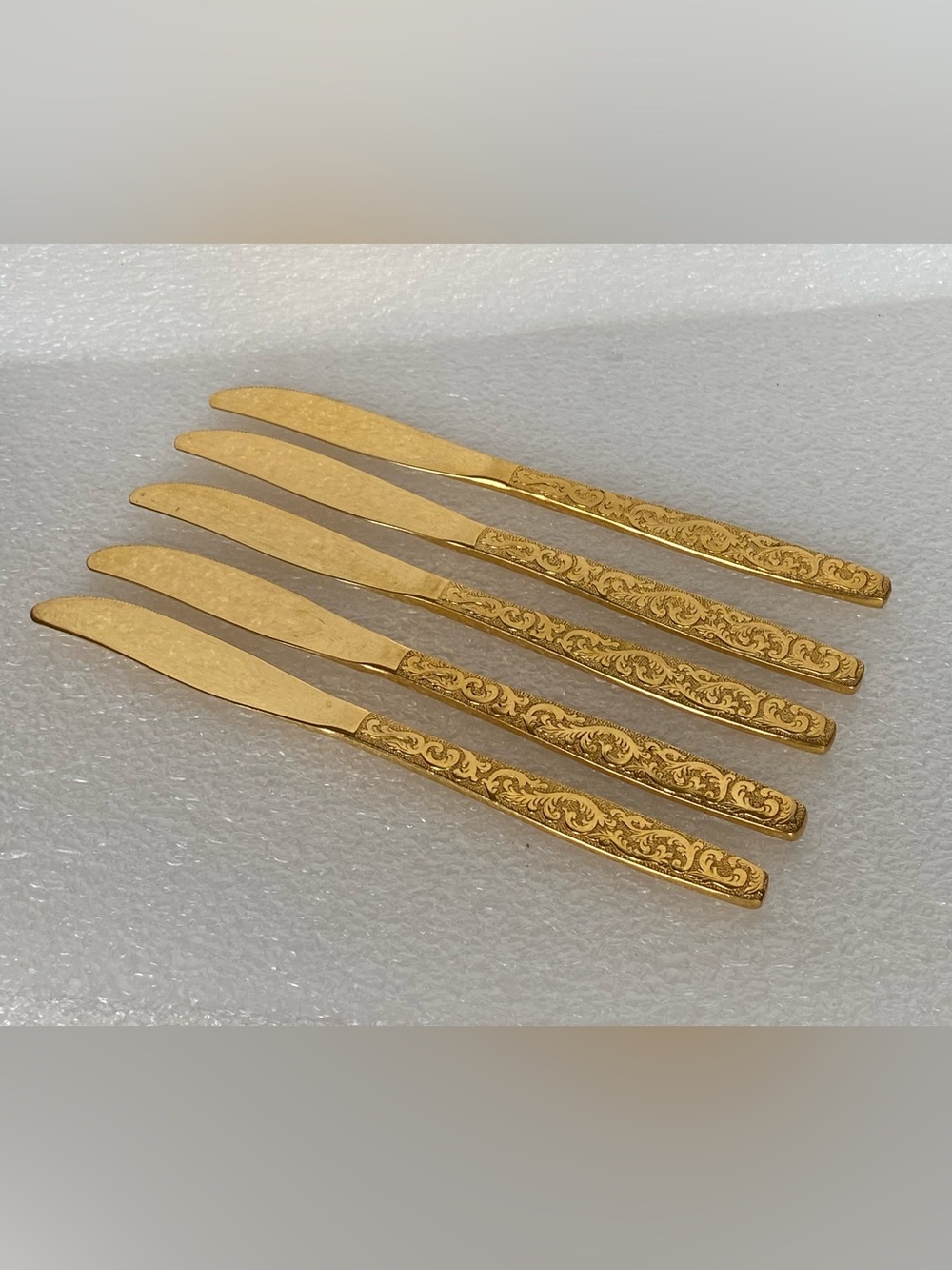 Americana Golden Heritage "Golden Scroll" 5 Dinner Knives International Silver